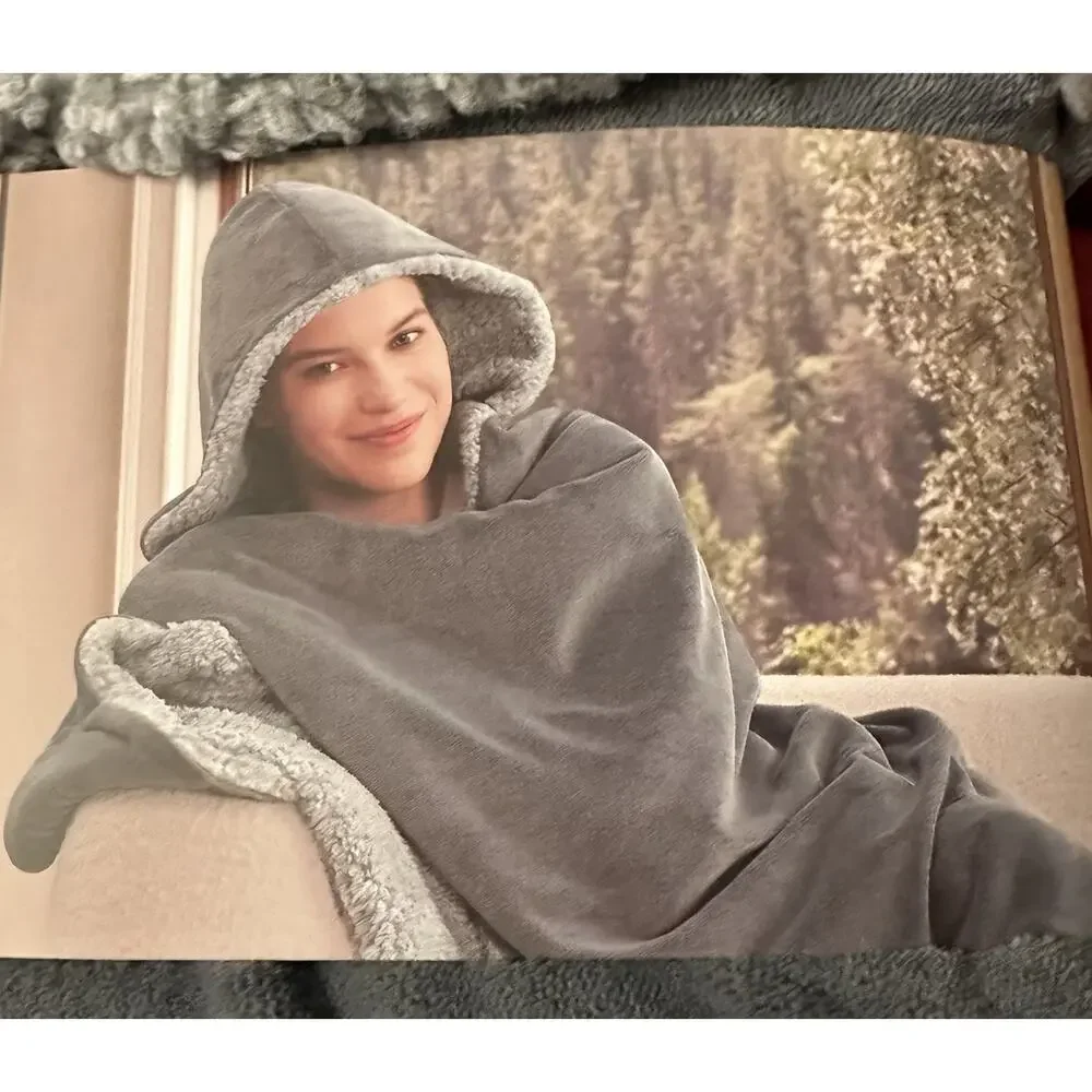 NEW‎ Bearpaw Cozy Hooded Faux Serpa Lined Throw Blanket 50